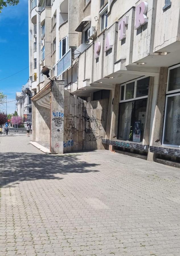 Garsoniera Craiova Centru Leilighet Eksteriør bilde